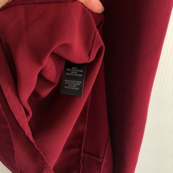 Lulu’s sheath dress with gold back zipper - Picture 8 of 9